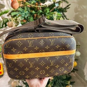 Louis Vuitton Reporter PM Messenger Crossbody
Shoulder Handbag